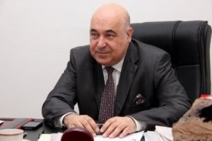 Çingiz Abdullayevdən deputata cavab: “18 vəzifə tuturam“