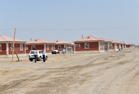 Sabirabadda məcburi köçkünlər üçün iki yeni qəsəbə istifadəyə verildi