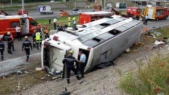 Argentinada sərnişin avtobusu aşdı: 5 ölü, 50 yaralı