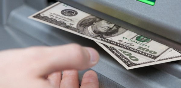 Bakıda dollar dəyişən bankomat işə düşdü