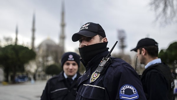 İstanbul polisi “Lokomotiv” azarkeşlərinin olduğu avtobusa hücumun qarşısını alıb