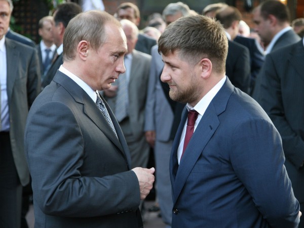 Kadırov Putinə görə 300 min cərimə ödəyəcək