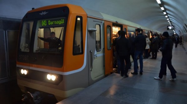 Metroda qaydanı pozanlar cəzalandırılacaq