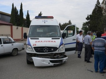 Bakıda dəhşət: avtobus məktəbliləri vurdu:1 ÖLÜ