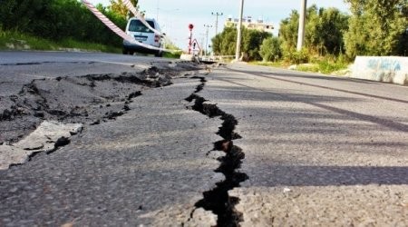 “Azəryolservis“ çökən yolun bərpasına başladı