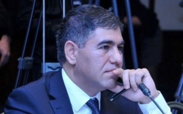 Vüqar Bayramov Moqerini ilə qapalı görüşdü