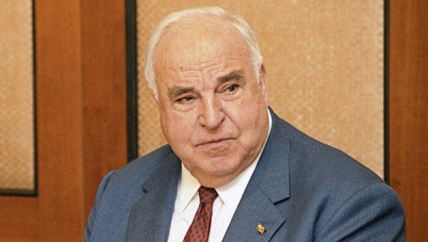 Helmut Kolun jurnalistə qarşı 5 milyon avro təzminat iddiası