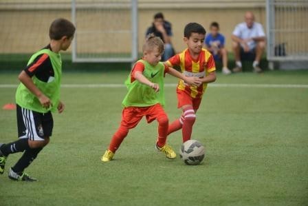 Futbol məktəbinə seçim başladı