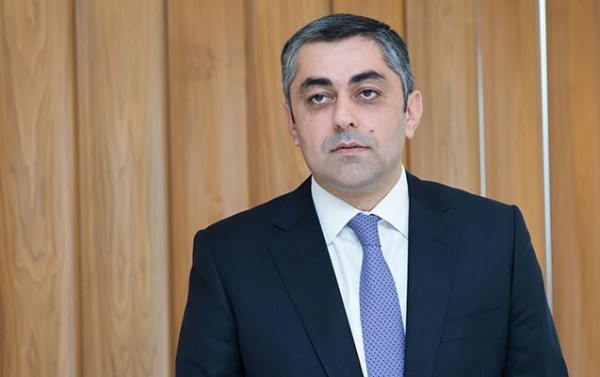 Nazir direktor müavinini işdən çıxardı