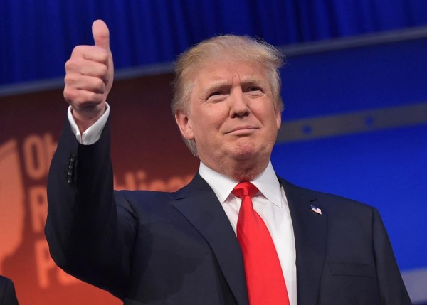 Cangüdənlər Donald Trampı etirazçının hücumundan xilas etdilər
