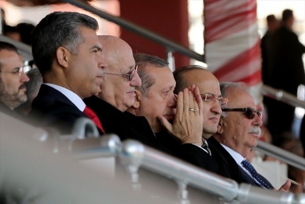 Ərdoğan göz yaşlarını saxlaya bilmədi
