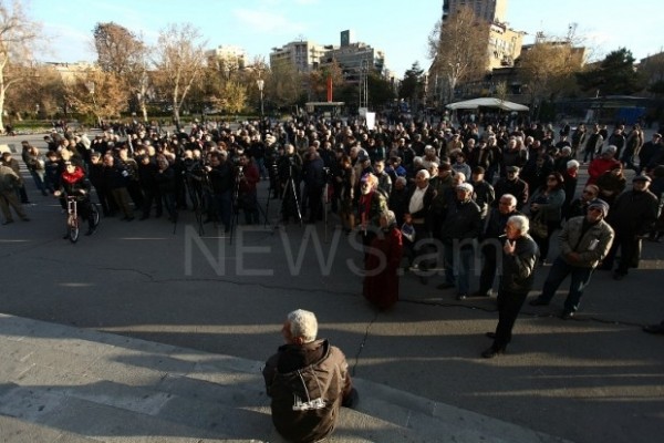 Ermənistan müxalifəti yenə ayağa qalxdı