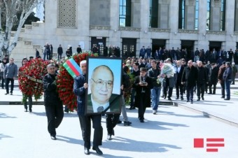 Maqsud İbrahimbəyov son mənzilə yola salındı - YENİLƏNİB