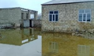 Bakıda təhlükə: minlərlə evi su basır