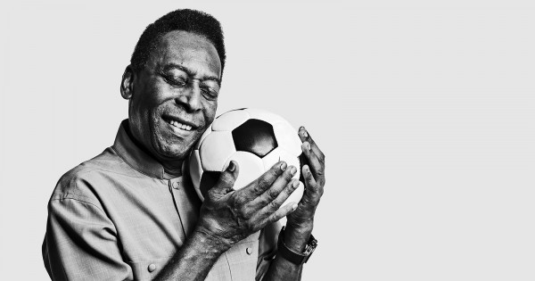 Pele “Samsung”u məhkəməyə verdi