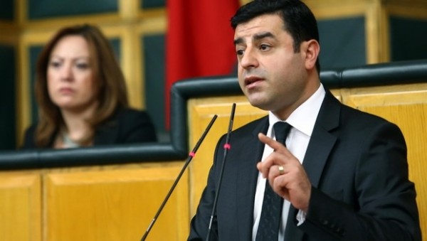 Səlahəddin Dəmirtaşdan separatçı ermənilərə DƏSTƏK
