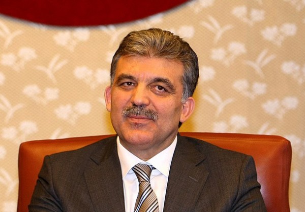 Abdullah Gül Prezident İlham Əliyevə telefonla zəng edib