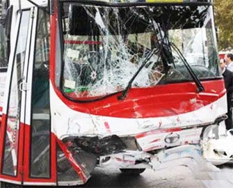 Bakıda iki sərnişin avtobusu toqquşub: ölən var