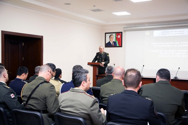 Müdafiə Nazirliyi xarici dövlətlərin hərbi attaşeləri üçün brifinq təşkil olunub