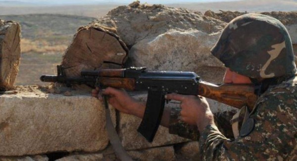 Düşmən səngərlərinə 132 dəfə atəş zərbəsi endirilib