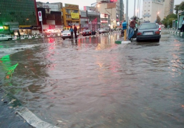 İranda baş verən sel yüzlərlə insana zərər vurdu, birini apardı