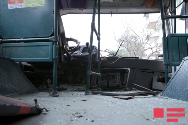 Sumqayıtda avtobus aşıb: 3 nəfər yaralanıb