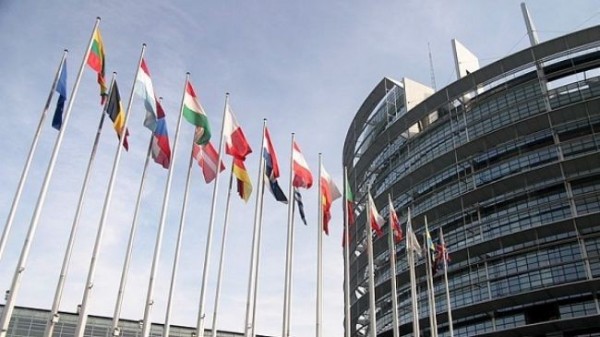 AB daha bir ölkədə öz mövqelərini itirir