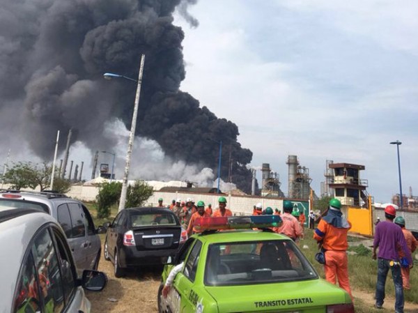 Meksikada neft zavodunda partlayış: 3 ölü, 40 yaralı - YENİLƏNİB-1