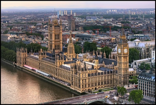 Böyük Britaniya İŞİD-i soyqırımda ittiham etdi