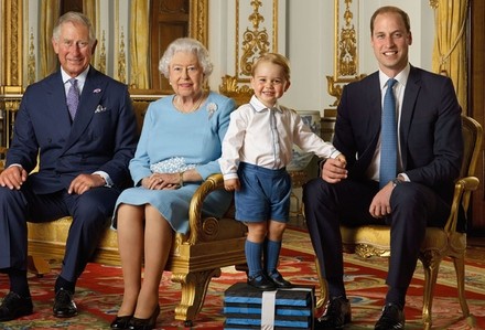 İngiltərə Kraliçasının 90 yaşı oldu