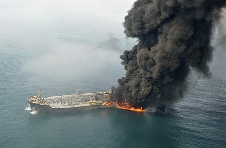 Xəzərdə Rusiya tankerində yanğın tam söndürülüb - RƏSMİ - YENİLƏNİB