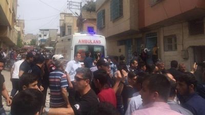 Suriyadan atılan mərmi Türkiyədə məscidə düşdü - 1 ölü, 10 yaralı