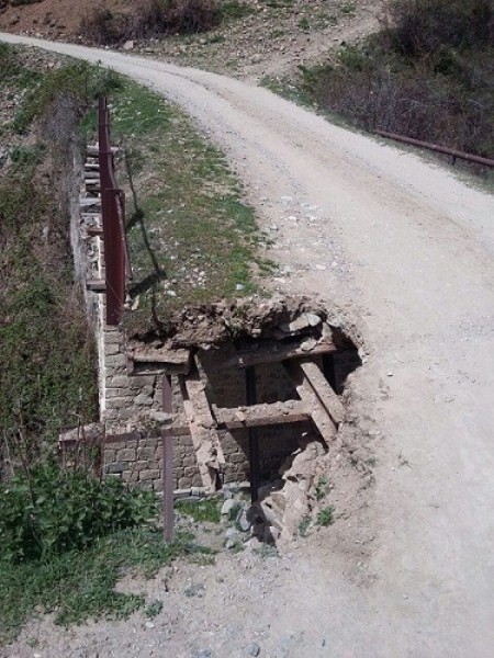 Yağış Daşkəsəndə körpünü uçurdu