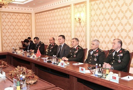 Azərbaycanın yanındayıq - Türk komandan