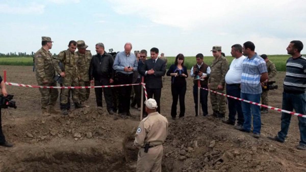 Ermənilərin atdığı kimyəvi tərkibli mərmi partladılaraq məhv edilib - FOTO