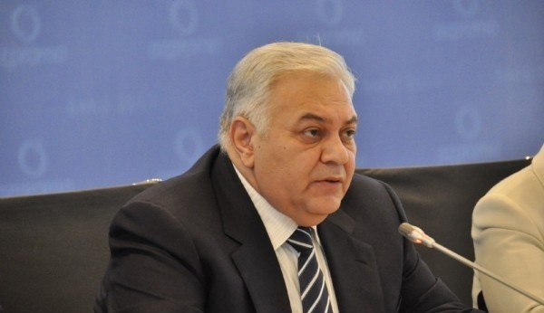 Oqtay Əsədov Rusiyaya gedir