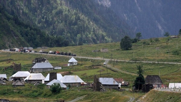 Rusiya hərbçilərinin avtobusu uçuruma aşıb - 6 zabit ölüb