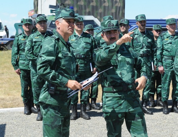 Sərhədçilərin döyuş hazırlığı ilə bağlı irimiqyaslı taktiki təlimlər keçirilib - FOTO