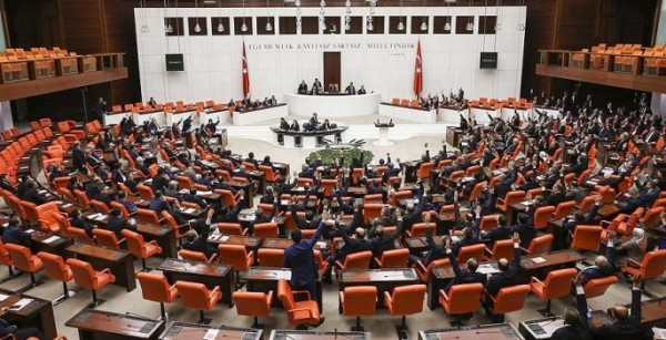 Türkiyədə millət vəkili toxunulmazlığı ləğv edilib