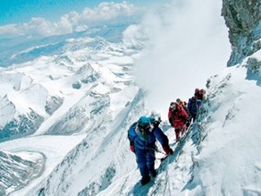 ​Everesti fəth edən alpinistlər orada dünyalarını dəyişiblər