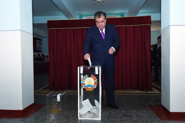 Tacikistanda ümumxalq referendumu başa çatıb