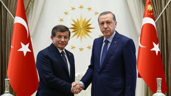 Ərdoğan Əhməd Davudoğlunun istefasını qəbul edib