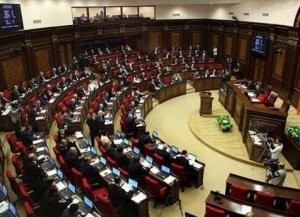 Ermənistan könüllü hərbçiləri stimullaşdırır