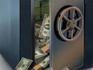 İşdən çıxarılan vəzifəli şəxsin pulla dolu seyfi oğurlandı - BAKIDA ŞOK OLAY
