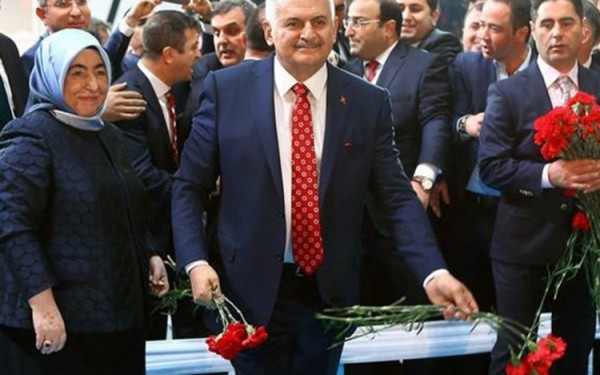 Türkiyə parlamenti yeni hökumətə etimad göstərib