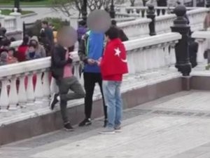 Rusiyada türk bayrağı ilə gəzən rus