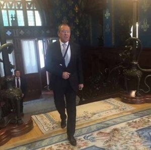 Sergey Lavrov qolunu zədələdi