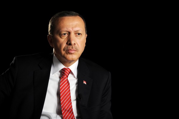 Ərdoğan yaralılara baş çəkdi: “Terroru lənətləyirik“
