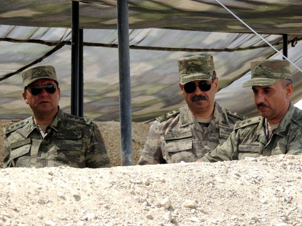 Müdafiə Nazirliyinin rəhbərliyi cəbhəboyu zonada