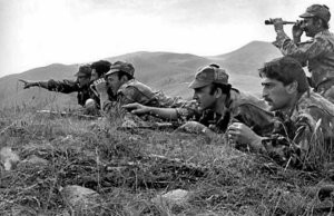 Qarabağda generallar arasında qarşıdurma qızışdı: “1 gündə 21 kilometr geri çəkilən kim idi?”